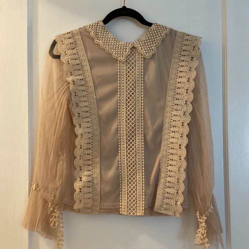 NWT Molly Braken Lace Collard Top